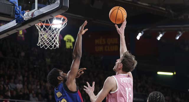 ¿Cómo termina la jugada del derbi entre Barça y Joventut?