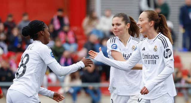 Las notas a pie de página del triunfo del Real Madrid ante el Atlético: «En el centro del campo, vuelan«