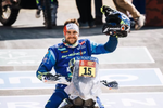 Lorenzo Santolino es la única alegría española del Dakar gracias a la 'ayuda' de su madre: «Me ha guiado en algún cruce»