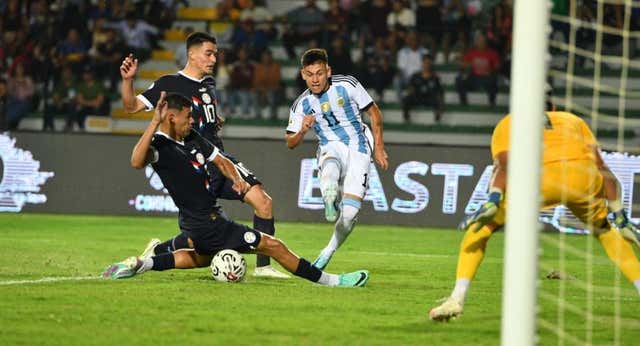 Guardiola libera a Echeverri para el Sudamericano Sub-20, pero el Chelsea no cede a Anselmino