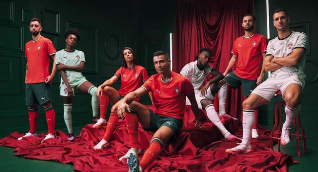 Cristiano Ronaldo presenta la primera equipación Puma de Portugal después de 27 años con Nike