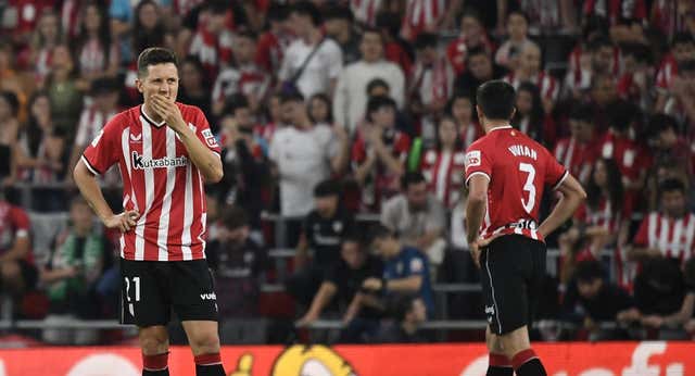 El fichaje de Ander Herrera por Boca Juniors se calienta en Argentina pero todavía no ha llegado al Athletic, que tiene mucho que decir