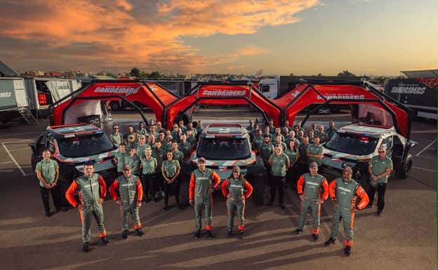 El equipo Dacia, al completo. DACIA
