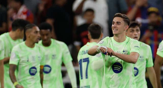 Gavi dedicó su gol a Dani Olmo… y confirmó que es el de antes de la lesión tras igualar a Ronaldo Nazário y Raúl