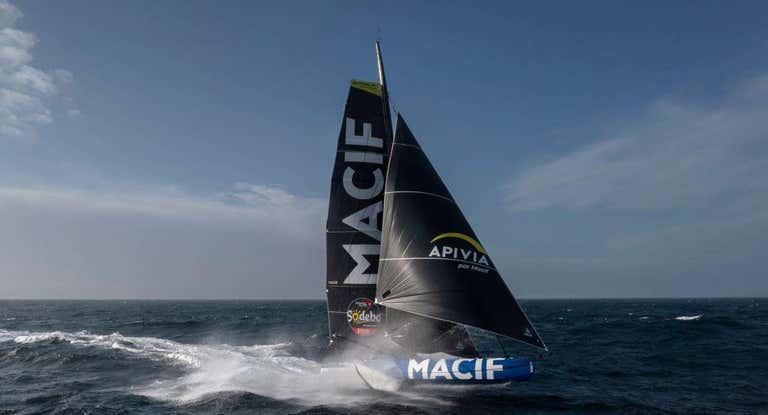 El MACIF de Charlie Dalin lidera la vuelta al mundo en solitario a ritmo de récord.