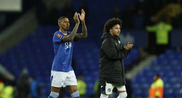 Polvorín en el fútbol inglés porque el hijo de Ferguson ‘roba’ un momento histórico entre padre e hijo: «Estoy destrozado»