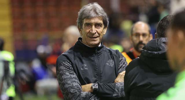 Pellegrini aguarda fichajes mientras apunta al Valladolid y al Barcelona: “Es el momento de jugar contra ellos”