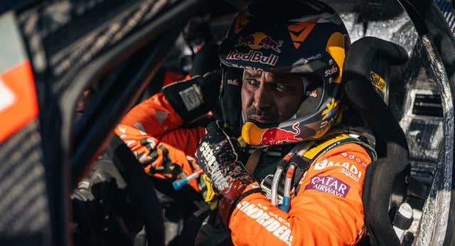 El máximo rival de Carlos Sainz en el Dakar se ensaña con la FIA: «¿Por qué no está Carlos aquí? Por nada, esto no es Fórmula 1»