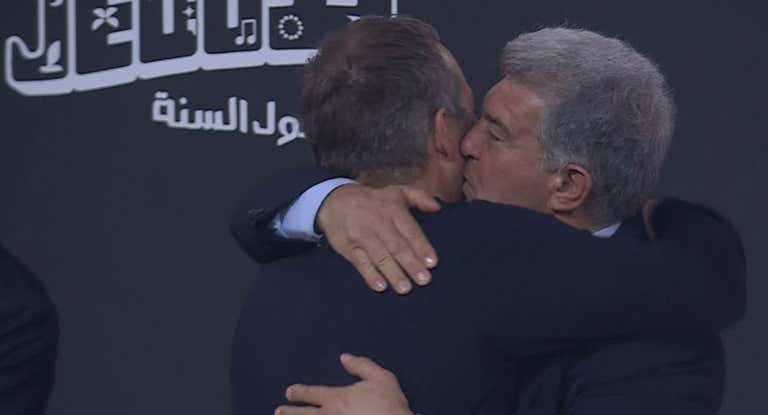 El beso de Laporta a Hansi Flick.