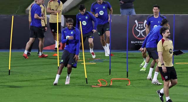 ¿Qué pasa en este rondo del Barça?
