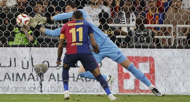 Quejas de usuarios de Movistar por el fallo de la app durante el Clásico de la Supercopa