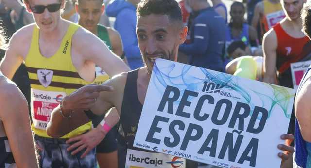 El controvertido Ilias Fifa destroza el récord de España de 10K en Valencia; Andreas Almgren, récord de Europa