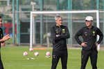 El más difícil todavía de Quique Setién, que sus jugadores chinos entiendan sus charlas: “Explícales que es como cuando conoces a una novia”