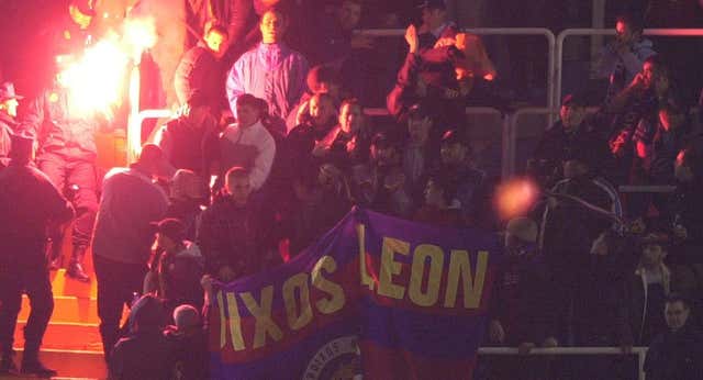 Tres boixos nois aceptan hasta tres años de cárcel por una paliza a un miembro de bukaneros