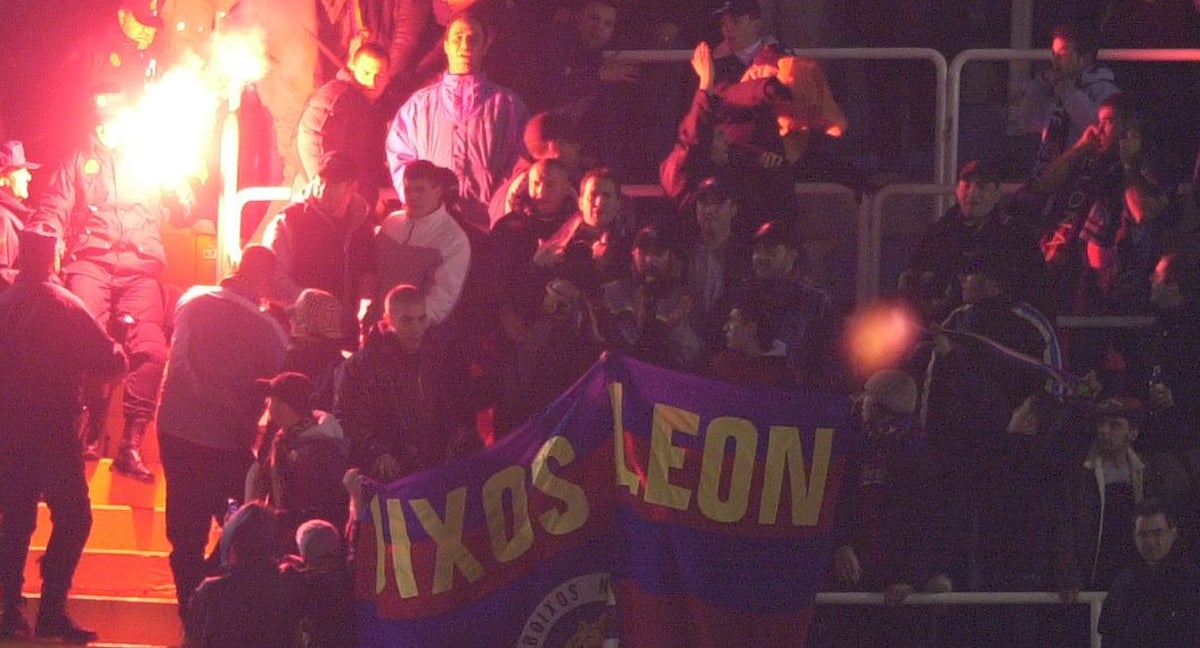 Imagen de archivo del grupo ultra en 2004.