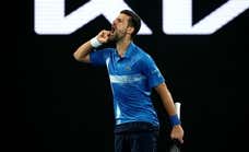 Djokovic se da un susto en el primer set, pero termina ganando sin dudas a Basavareddy