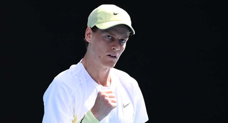 Jannik Sinner es el principal favorito para ganar el Open de Australia 2025.