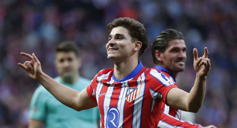 Julián Alvarez, un goleador de raza que cumple en el Atlético de Madrid.