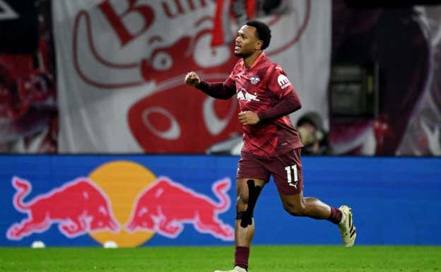 Lois Openda celebra un gol con el RB Leipzig. REUTERS