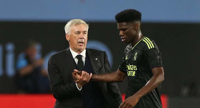 Las leyendas del Real Madrid salvan a Carlo Ancelotti y apuntan a Tchouameni: «No me convence en ninguna posición»