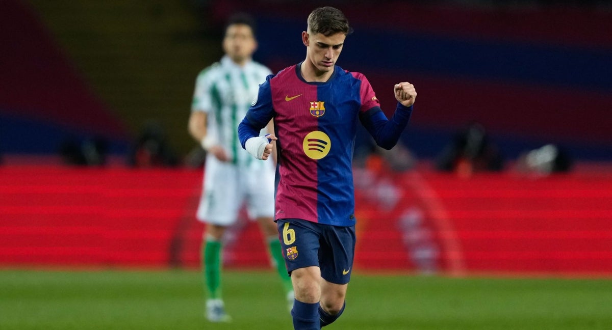Gavi celebra su gol al Betis.