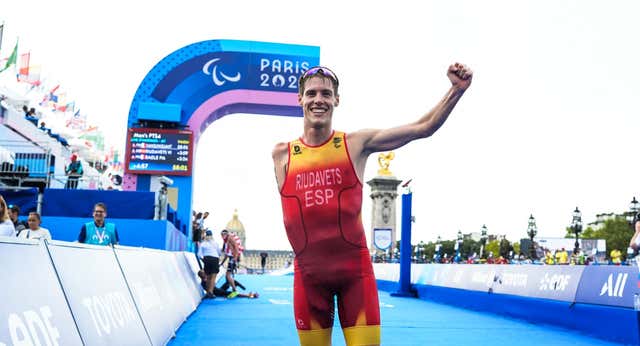 Ganó una medalla en París tras perder un brazo y ahora protagoniza el último Informe Plus+: “Ya estoy orgulloso de verme en el espejo”