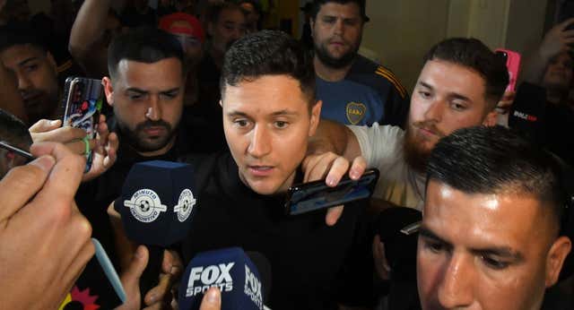 El Athletic Club hace oficial la salida de Ander Herrera sin explicar los entresijos de la operación con Boca