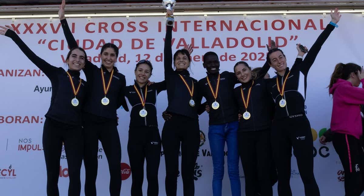 El Vickyfoods Athletics, en el podio.