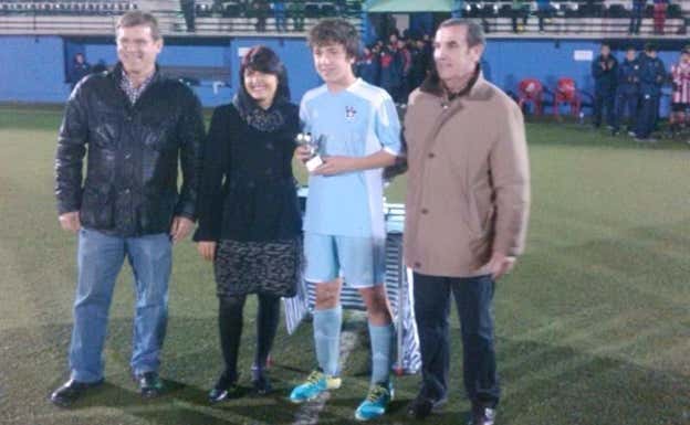 Olasagasti fue nombrado mejor jugador del Torneo de Galdakao.  Antiguoko
