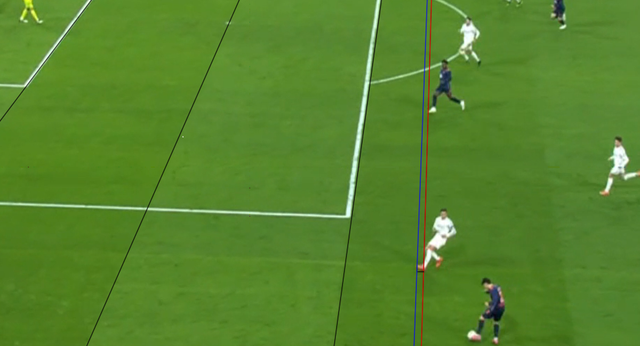 ¿Por qué Munuera Montero sí debió ir al VAR en la mano de Rüdiger dentro del área?
