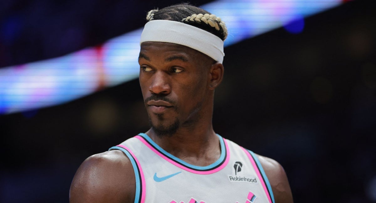 Jimmy Butler en su primer partido tras volver de una sanción de siete encuentros.