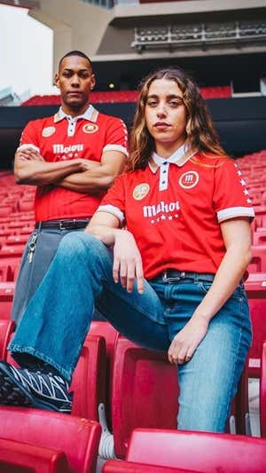Camisetas con el patrocinio de Mahou. Art of Football