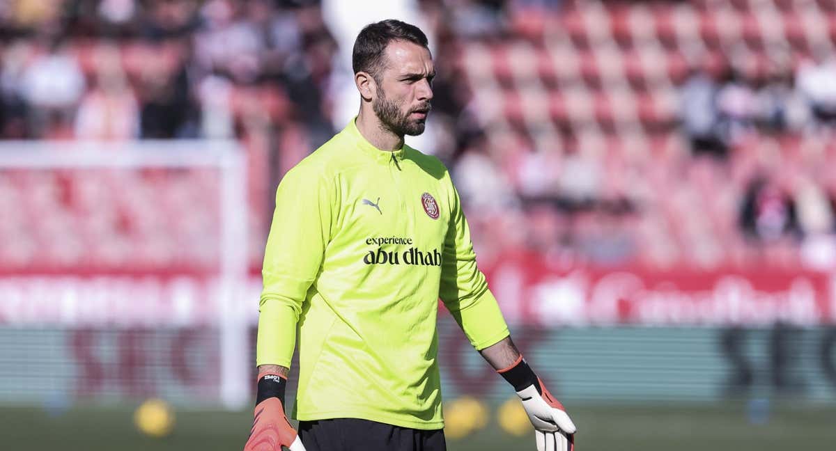 Pau López, en un entrenamiento con el Girona./EP