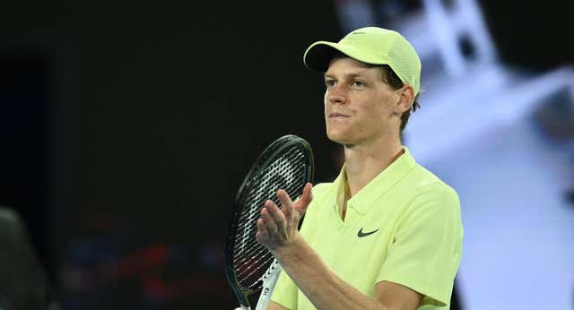 Jannik Sinner acaba con Giron… pero llega a octavos de Australia con un debe