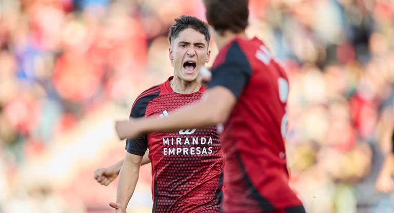 Gorrotxategi celebra uno de los goles que ha marcado esta temporada con el Mirandés.