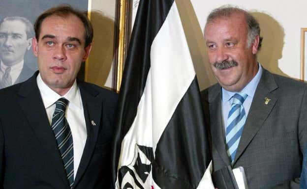 Vicente del Bosque fue entrenador del Besiktas durante la temporada 2004/2005.  AGENCIAS