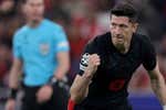Raphinha y Pedri rescatan al Barça del infierno de Da Luz
