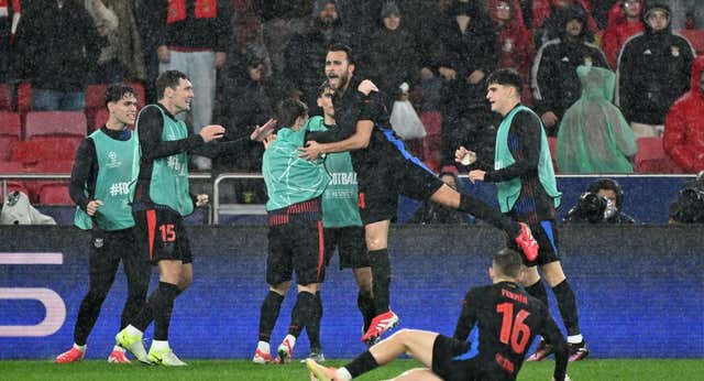 Las horas frenéticas de Laporta y Deco en Lisboa con Ansu Fati, Rashford, Eric García… y la guinda de Araujo hasta 2030