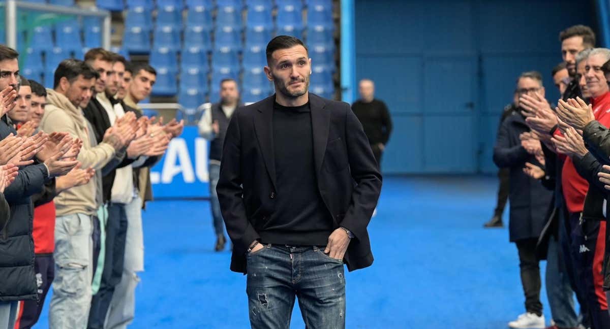 Lucas Pérez en su despedida en Riazor. /EFE