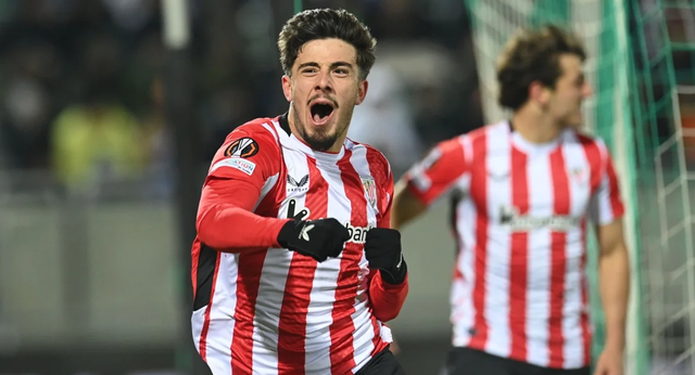Nico Serrano, joya recién renovada por el Athletic, se debate entre Elche y Sporting de Gijón como próximo paso