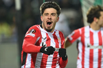Nico Serrano, joya recién renovada por el Athletic, se debate entre Elche y Sporting de Gijón como próximo paso