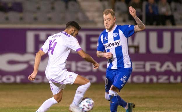John Guidetti durante el partido de Copa del Rey frente al Real Jaén.  EFE