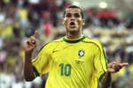 Rivaldo se rinde a Raphinha: “Está construyendo esa imagen de líder para la selección brasileña”