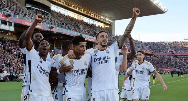 Vinicius quiere seguir adelante con la acusación contra dos aficionados del Barça por insultos racistas