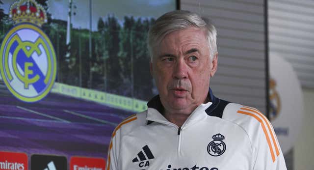Ancelotti avisa a Arabia sobre Vinicius: «Está muy feliz y quiere hacer historia en el Real Madrid»