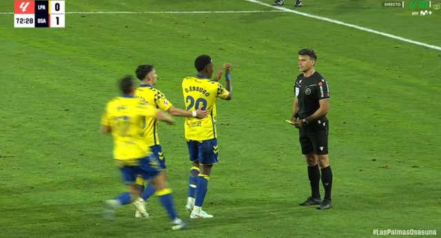 Gil Manzano también jugó de ‘amarillo’ y desquició a Las Palmas ¡con 16 tarjetas!: «No puedes parar cada vez que alguien va al suelo»