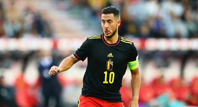 Hazard tiene un nuevo trabajo en Bélgica: convencer a Courtois