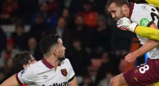 Este es el regalo del Bournemoth a los fans tas la portería a 0