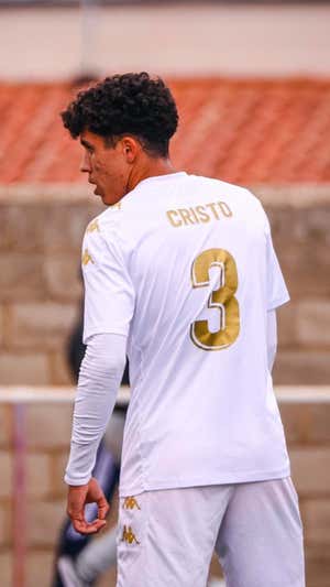 Cristo, hijo de Roberto Carlos, durante un partido del CD Isoba. CEDIDA