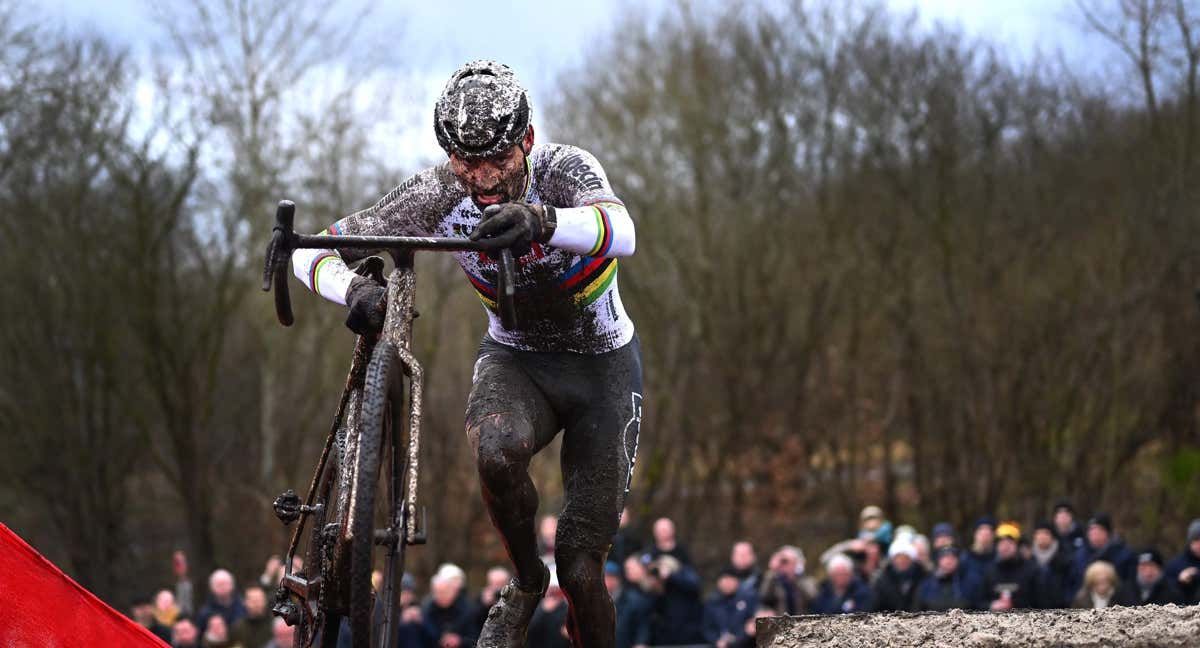 Van der Poel en la Copa del Mundo de Maasmechelen. /LUC CLAESSEN / AFP